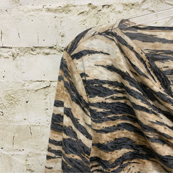 Chaus Tan Black Printed Drop Front Top - Picture 2 of 6